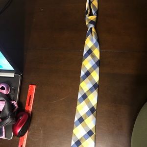 Tommy Hilfiger 100% silk tie; yellow and blue